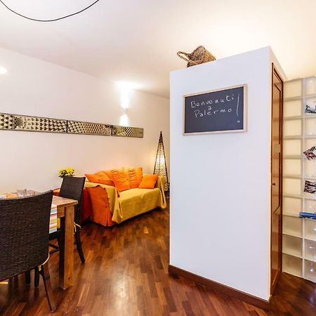 Ferienwohnung La Finestra Sul Mercato In Centro A Palermo Exterior foto