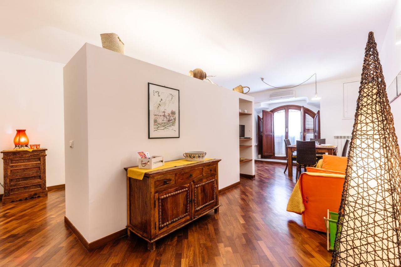 Ferienwohnung La Finestra Sul Mercato In Centro A Palermo Exterior foto
