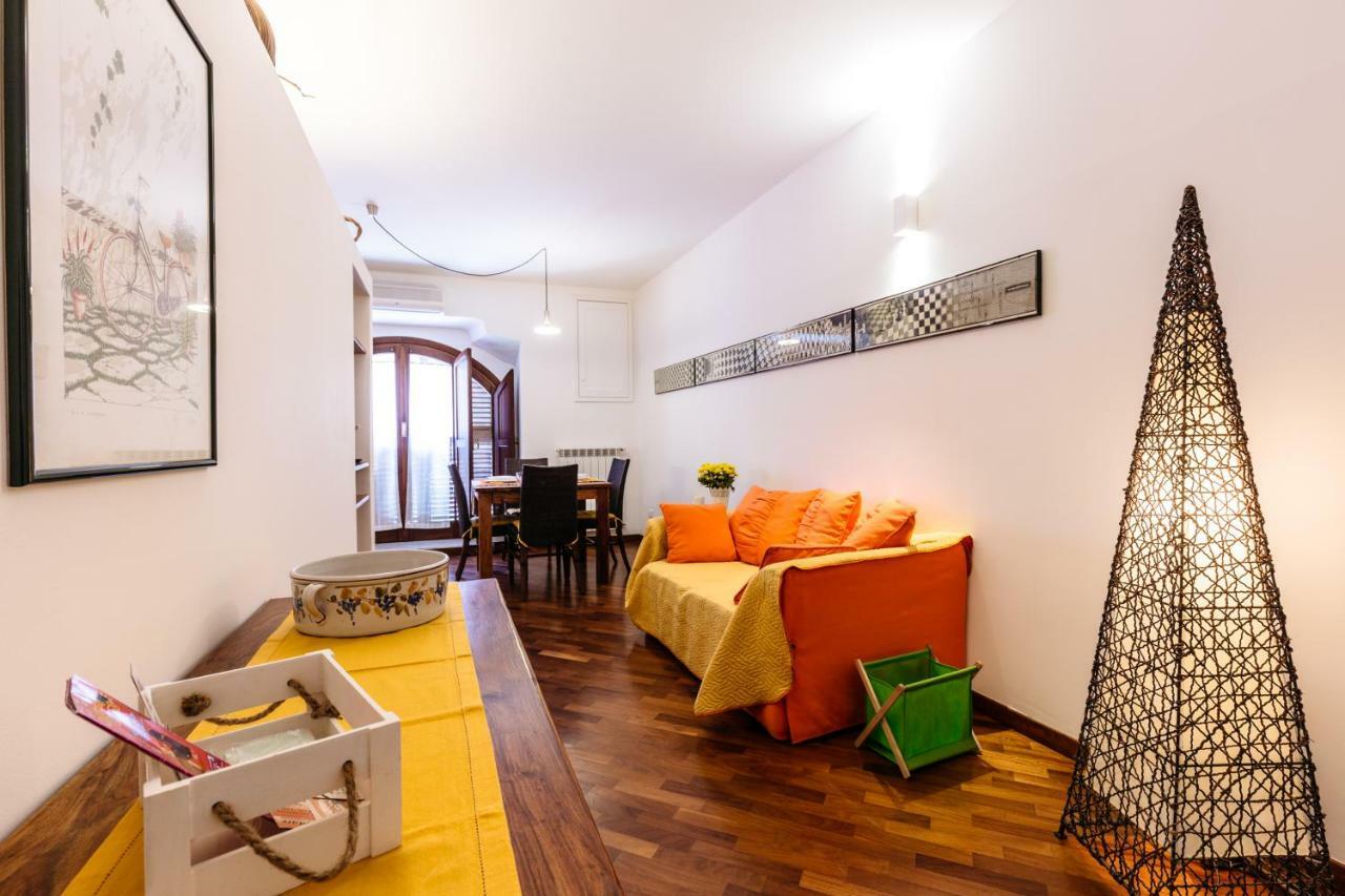 Ferienwohnung La Finestra Sul Mercato In Centro A Palermo Exterior foto